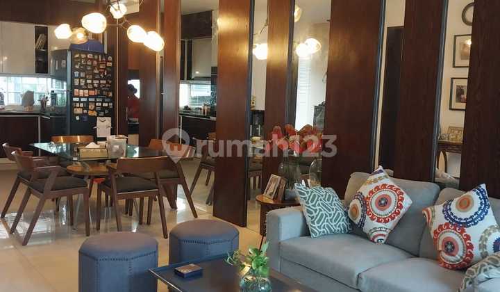 Rumah Private Pool Graha Natura Surabaya Barat Siap Huni