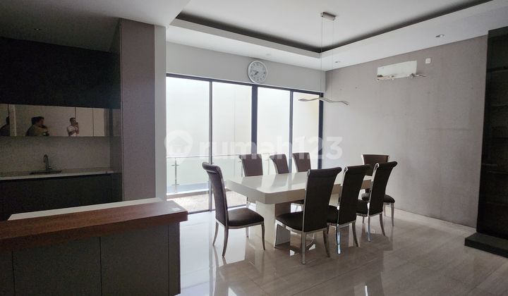 Luxury 3.5-Story House in Main Citraland, West Surabaya 2