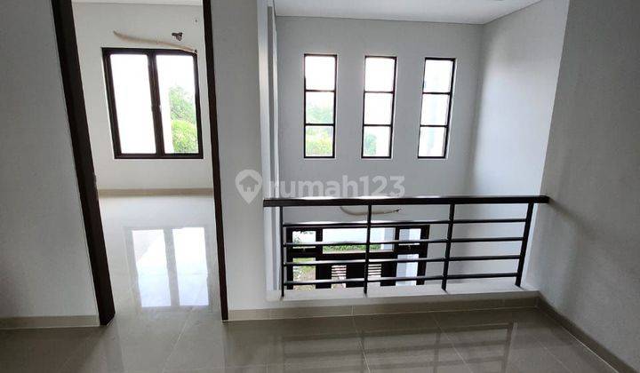 Dijual Rumah Cantik Cluster Depan Di Royal Residence 2