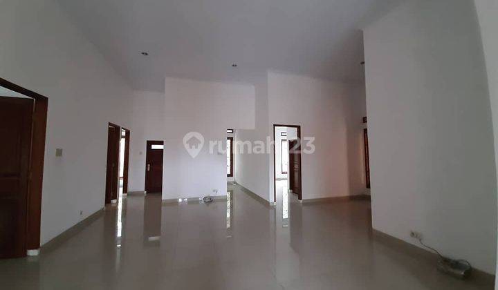 ruang tamu rumah siap huni 1 lantai