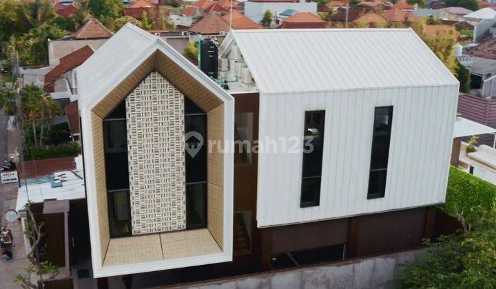 Rumah Mewah 3 Lantai Siap Huni Di Seminyak, Bali 1