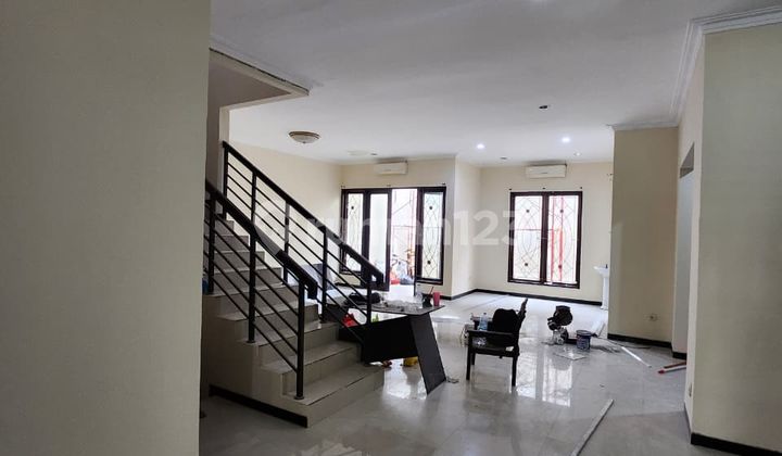 Beautiful Fresh Well-Maintained Ready to Move In Royal Residence Surabaya 2