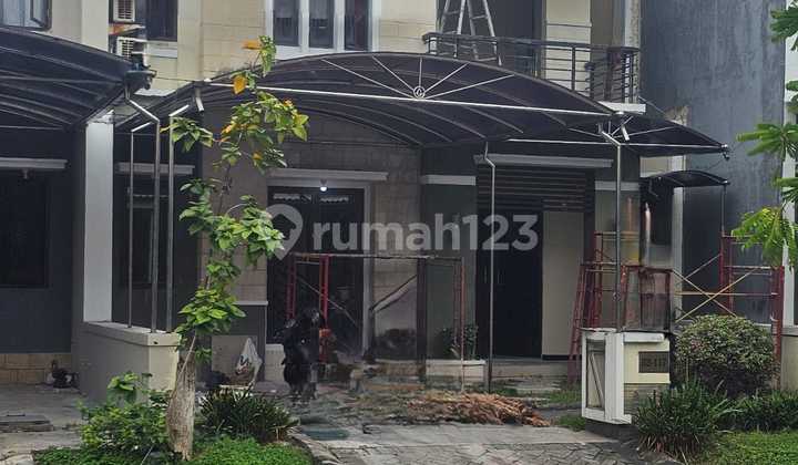 Rumah Cantik Fresh Terawat Siap Hini Royal Residence Surabaya Rumah Cantik Fresh Terawat Siap Hini Royal Residence Surabaya