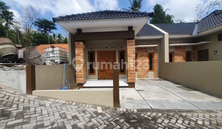 Rumah 1 Lantai Strategis di Pengasih, Kulon Progo Parkir Luas 1