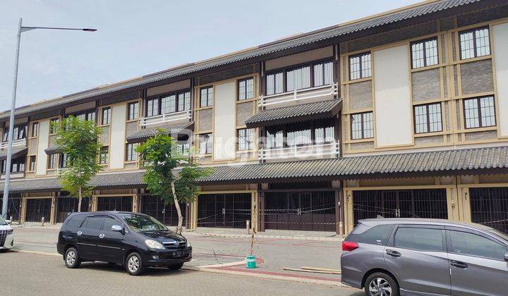ENAM PULUH  UNIT RUKO BARU  TIGA LANTAI  + SATU ROOFTOP BERGAYA JEPANG  SIAP PAKAI  BUAT TENANT - TENANT  TERNAMA SANGAT - SANGAT STRATEGIS AKSES JALAN RAYA  PANTAI  INDAH KAPUK DUA  JAKARTA UTARA 2