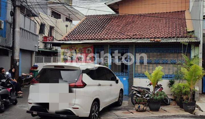 Rumah Hook di Kartini Jakarta Pusat 1