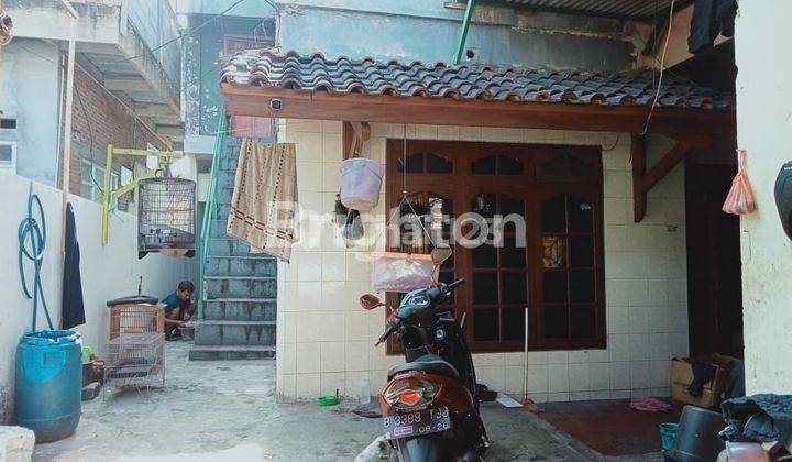 RUMAH TINGGAL SATU SETENGAH LANTAI LOKASINYA DEKAT AKSES JALAN TANJUNG PRIUK  JAKARTA UTARA 1