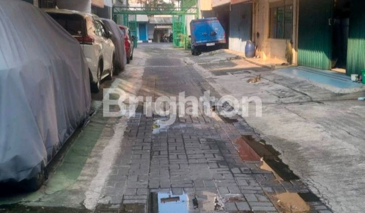 Three-Story Shop House Easy Access Everywhere Tambora West Jakarta 2