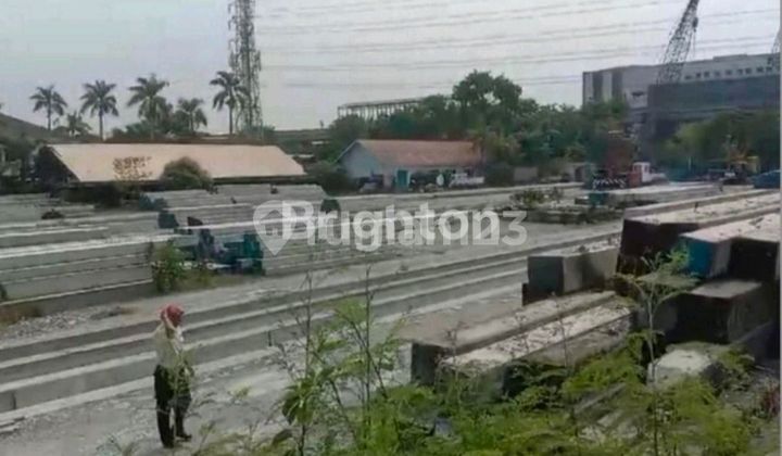 Sebidang Tanah Kosong Seluas 1.5 Ha Bentuk Lahan Persegi Harga Dibawah NJOP Lokasinya Sangat Sangat Strategis Posisinya di Pinggir Jalan Kelapa Gading Jakarta Utara