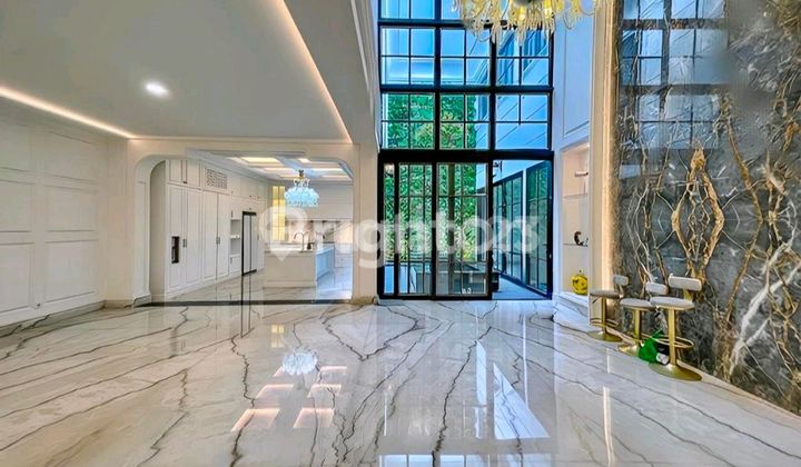 Rumah Tinggal Dua Lantai Siap Huni Bergaya Klasik Modern, Aman dan Nyaman, Akses Mudah Kemana Mana, Lokasinya Sangat Sangat Strategis Kelapa Gading Jakarta Utara 2