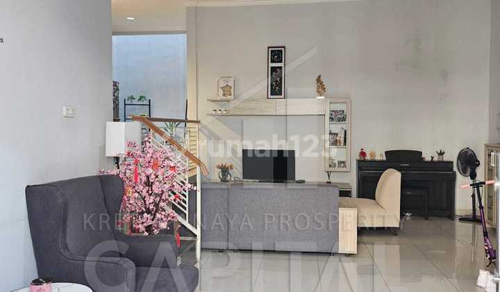 Ready-to-occupy house in Kelapa Gading complex, Jakarta
