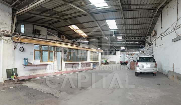 Ready-to-Use Ex Garment Production Warehouse in Kopo