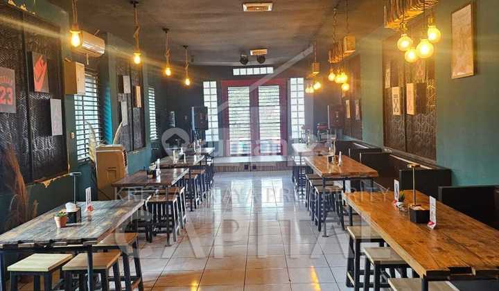 Ready-to-Use and Strategic 3-Story Shop House in Astanaanyar 1