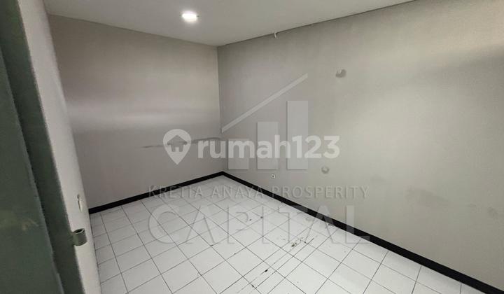 3-Story Commercial Shophouse on Mainroad Boong Soang Terusan Buah Batu Bandung 2