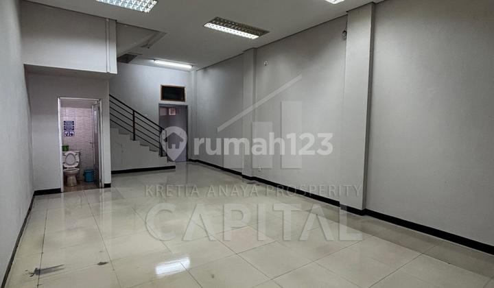 3-Story Commercial Shophouse on Mainroad Boong Soang Terusan Buah Batu Bandung 1
