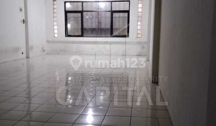 2-Story Shophouse at Below Market Price and Strategic Bustling Location in Ujungberung, East Bandung 2