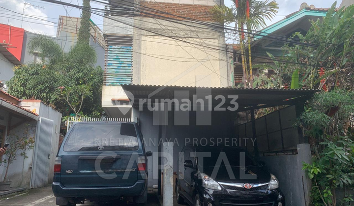 Active 3-Story Boarding House in Dago Pojok 1