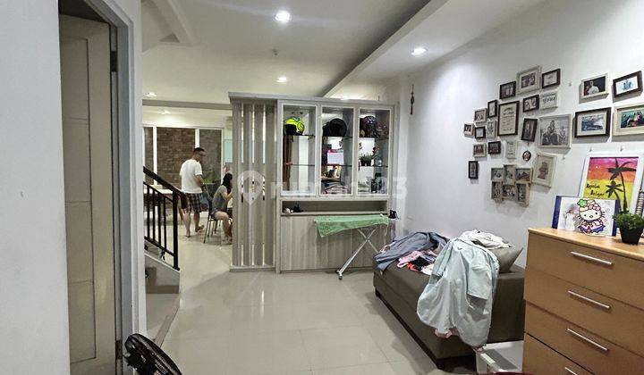 Rumah 2 Lantai Perumahan City Resort Palem
