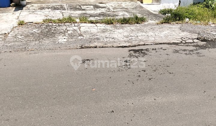 3-Storey Shop House Ready to Use in Puspowarno Semarang 2