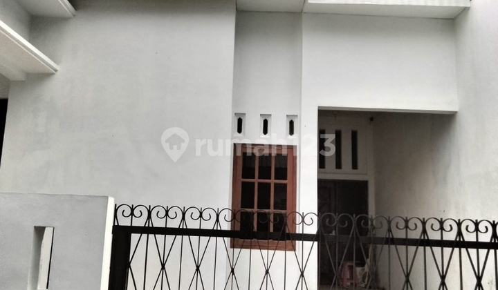 Ready-to-occupy house in the city center near Majapahit in Turangga Semarang. 2