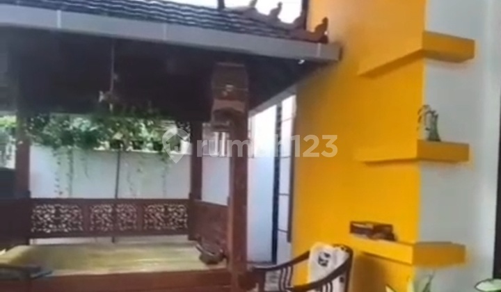 Semi-Furnished House Ready to Occupy with Gazebo in Mega Residence Banyumanik Semarang 1