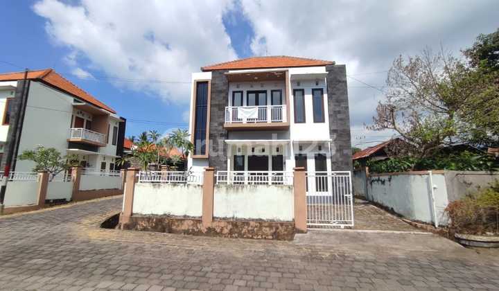 Minimalist 2-Story House Buleleng Minimalist 2-Story House Buleleng