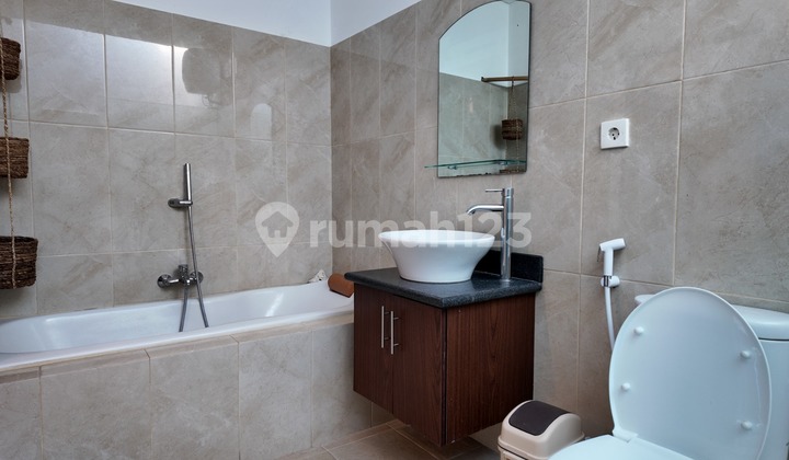 Villa Siap Huni Berperabot di Canggu