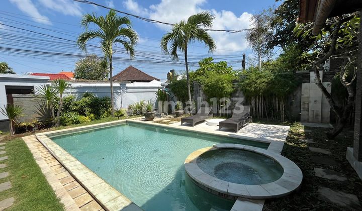 Lease a 10-Year Villa in Seminyak Lease a 10-Year Villa in Seminyak