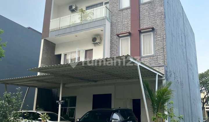 Bangunan Mandiri The Springs Cluster Scarlet Gading Serpong 3 Lantai