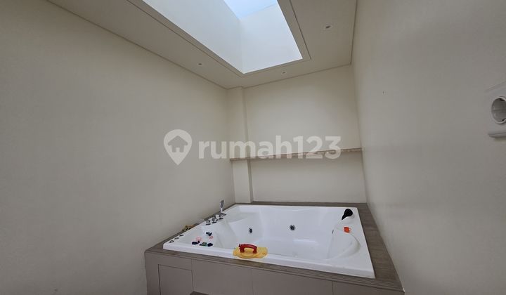 Fully Furnished House in Alam Sutera, Pelangi, with Pool, Gym, and Interior 2