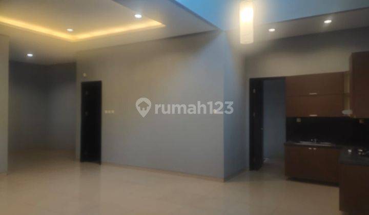 Jual Rumah Siap Huni Terawat Singgasana Pradana 2