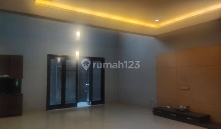 Jual Rumah Siap Huni Terawat Singgasana Pradana 1