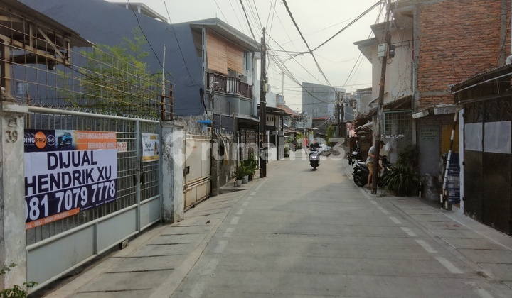 Kartini.Dijual Rumah tua Hitung tanah. 256 meter.SHM.ngantong 2