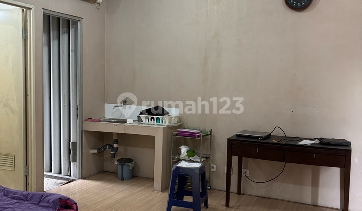 For sale. Cheap. Rare. 2 Rooms Converted to Studio, Spacious and Airy. @ Hook