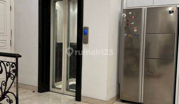 Dijual Cepat Rumah Mewah Minimalis Modern private lift ,Siap Huni Fully Furnished di Janur Elok, Bisa Nego

 2