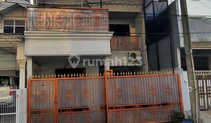 Price reduced. 2.5-story ready-to-occupy house in Kelapa Gading. Price reduced. 2.5-story ready-to-occupy house in Kelapa Gading.