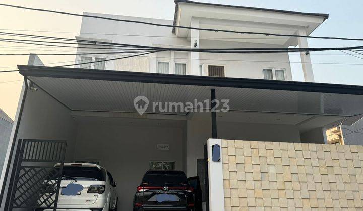 Dijual Rumah Hoek 2 Lantai Full Renovasi Di Imperial Gading 1