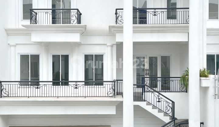 Selling Brand New Modern Town House Cilandak