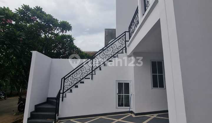 Dijual Cepat Rumah Brand New 3 Lantai di Gading Pelangi Gading Residemce Sisa.1.unit 2