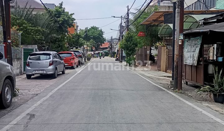 Dijual Cepat Rumah di Jl Lautze Raya Kartini Cocok untuk Usaha