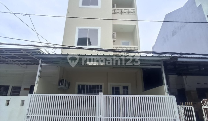 Cheap!! 3-Story Minimalist House in Kelapa Gading for Quick Sale Cheap!! 3-Story Minimalist House in Kelapa Gading for Quick Sale