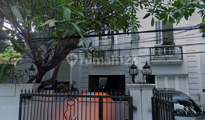 Dijual Rumah Minimalis Modern 3 Lantai di Cipete Dekat MRT