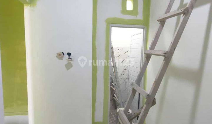 Rumah Baru Unfurnished SHM di Kedung Doro, Surabaya 2