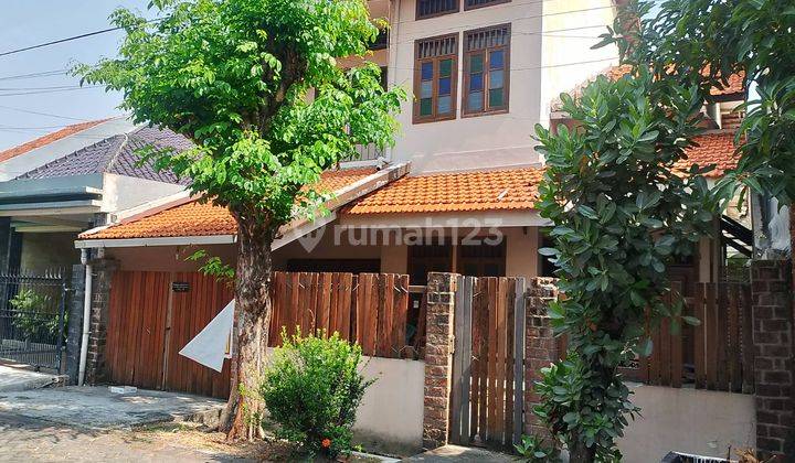 Rumah Bagus Unfurnished Sertifikat Hak Milik di Medokan Ayu, Surabaya 2