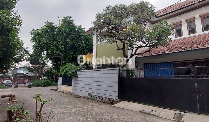 Rumah Hook 2 Lantai di komplek inkopol Jaka sampurna 1