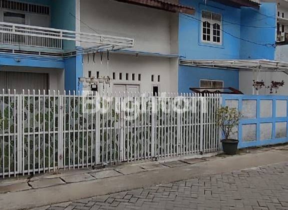 Rumah Dua Lantai Di Belakang Stadion Candrabaga Bekasi Barat