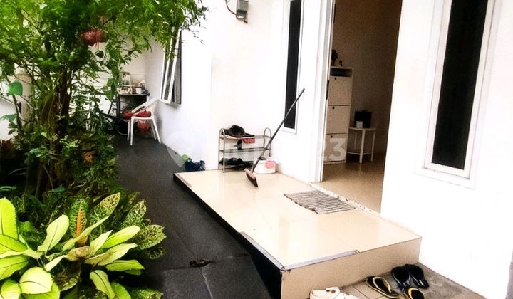 House with Strategic Location, Land Size 100, 5 Bedrooms in Pekayon Bekasi 2