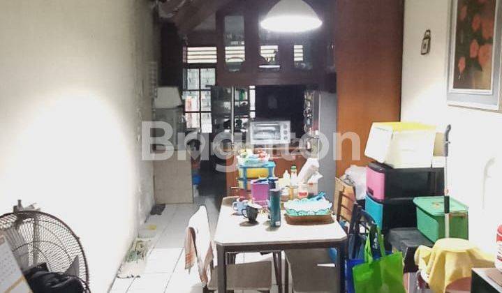 Rumah Luas Model Lama Di Roxy Jakarta Pusat 2