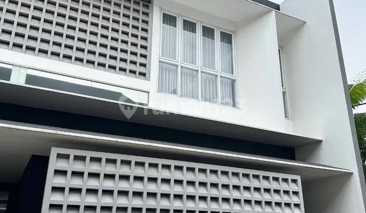 2-Story House Fully Furnished, Close to Various Facilities in Caman Raya 2