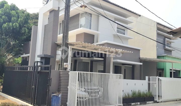 Rumah Bagus 2 Lantai SHM di Wahana Griya Jatiasih Rumah Bagus 2 Lantai SHM di Wahana Griya Jatiasih